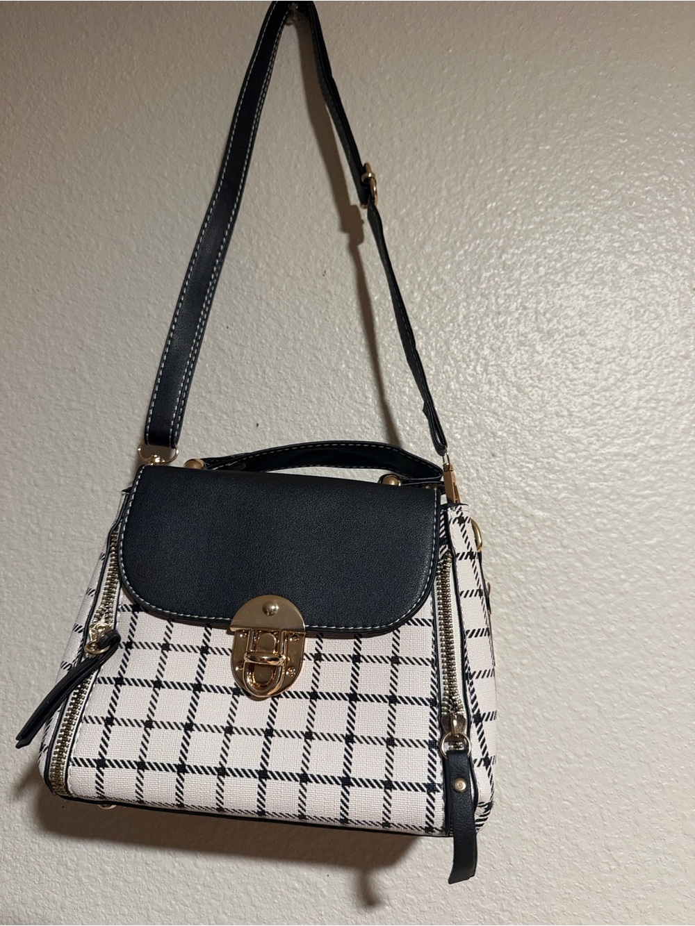 Black & White Plaid Crossbody Satchel - Classic Women's Bag